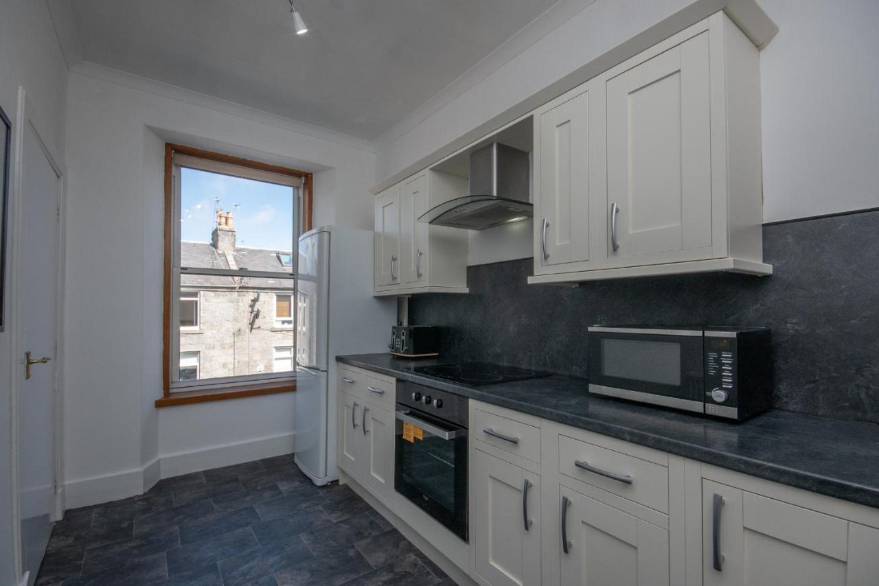 Dwellcome Home Ltd 1 Bed Apt, Half Mile To Union Street Yet Quiet, Free Parking, Fast Wifi, Ideal For Long Term Contractor, Etc Stays, Fully Equipped Kitchen, Regular Housekeeping Option - See Our Site For Assurance Αμπερντήν Εξωτερικό φωτογραφία