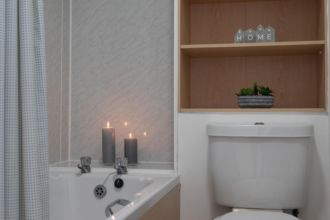 Dwellcome Home Ltd 1 Bed Apt, Half Mile To Union Street Yet Quiet, Free Parking, Fast Wifi, Ideal For Long Term Contractor, Etc Stays, Fully Equipped Kitchen, Regular Housekeeping Option - See Our Site For Assurance Αμπερντήν Εξωτερικό φωτογραφία
