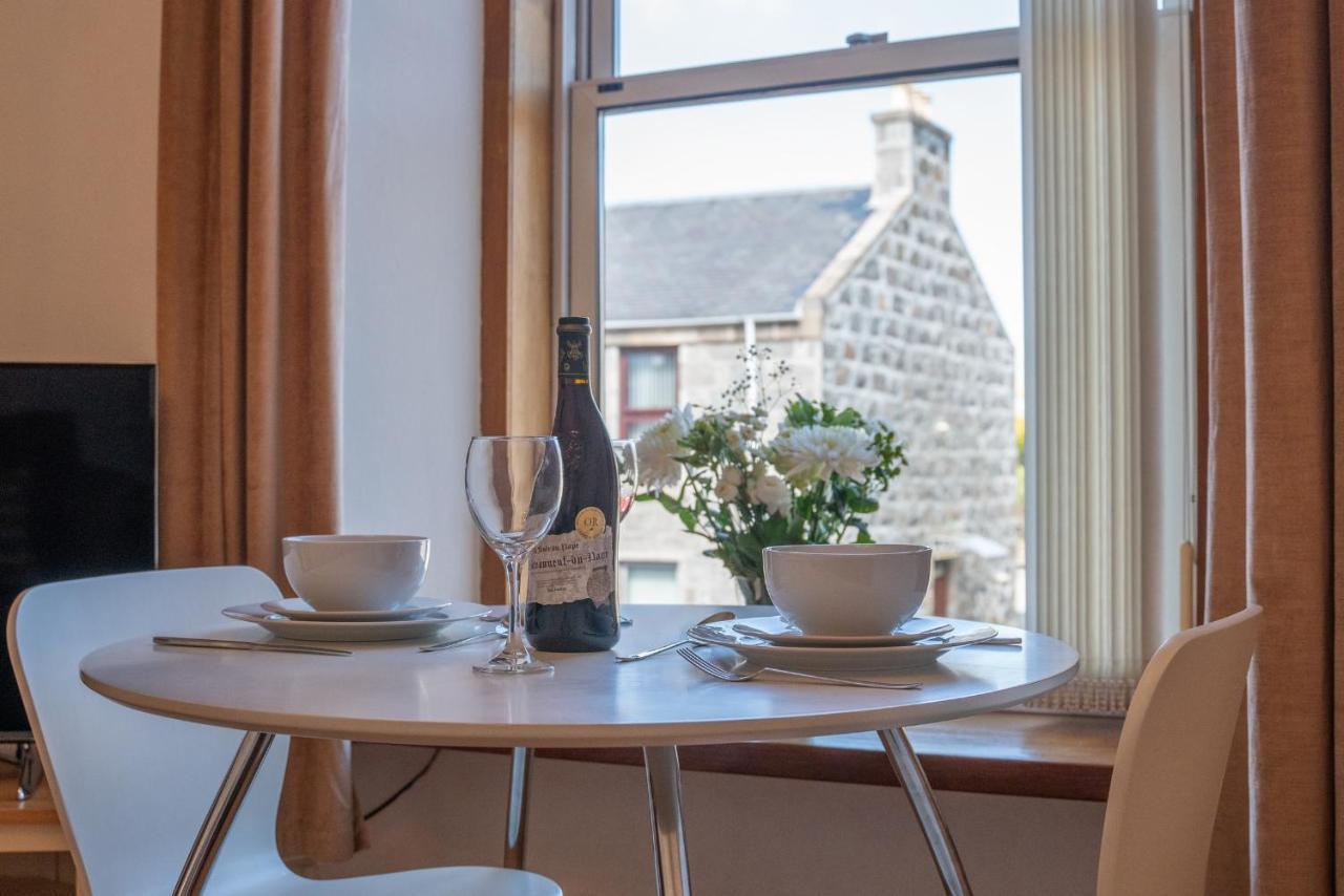 Dwellcome Home Ltd 1 Bed Apt, Half Mile To Union Street Yet Quiet, Free Parking, Fast Wifi, Ideal For Long Term Contractor, Etc Stays, Fully Equipped Kitchen, Regular Housekeeping Option - See Our Site For Assurance Αμπερντήν Εξωτερικό φωτογραφία